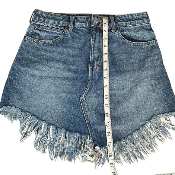 We The Free Denim Free People Mini Skirt Fringe Raw Hem Festival Boho Size 27 - Picture 6 of 9